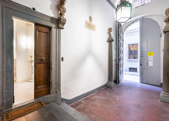 Ponte Vecchio Con Posto Auto Su Richiesta
