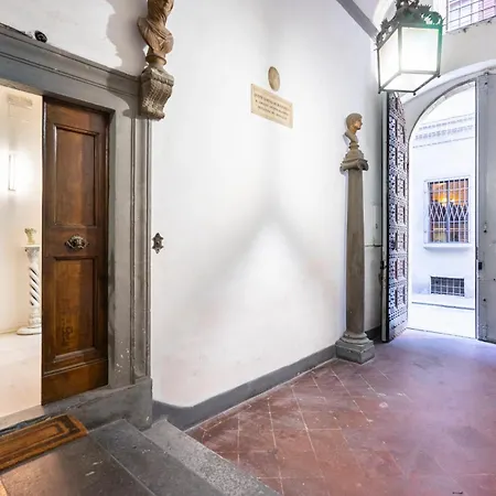 Ponte Vecchio Con Posto Auto Su Richiesta